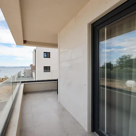 Διαμέρισμα By The Sea Privlaka, Zadar - 24834 *