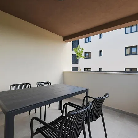 Διαμέρισμα By The Sea Privlaka, Zadar - 24834 *